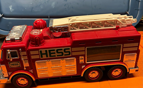 Hess 2005 red fire truck - hess,